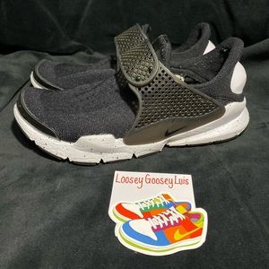 Nike Sock Dart SE ‘Black’